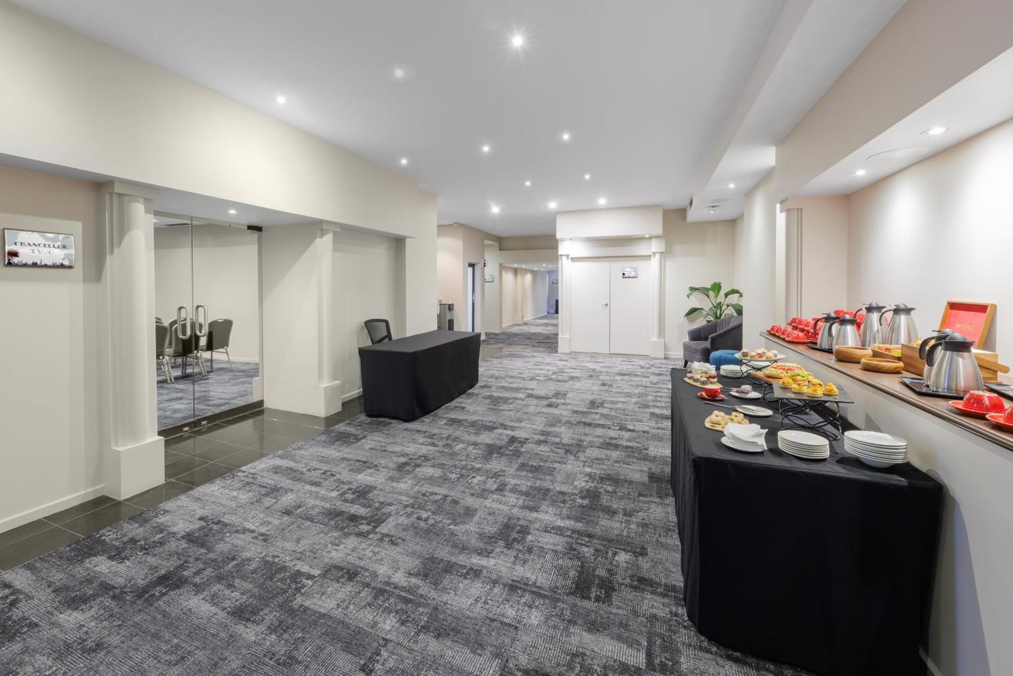 Hotel Grand Chancellor Melbourne Exterior photo